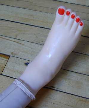 Stephanie Swift love doll's molded foot